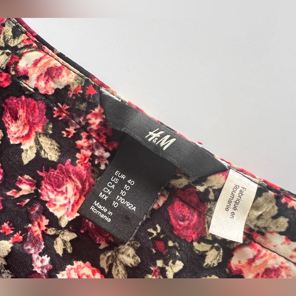 H&M Black Floral V-Neck Dress Size 10 - Picture 5 of 11